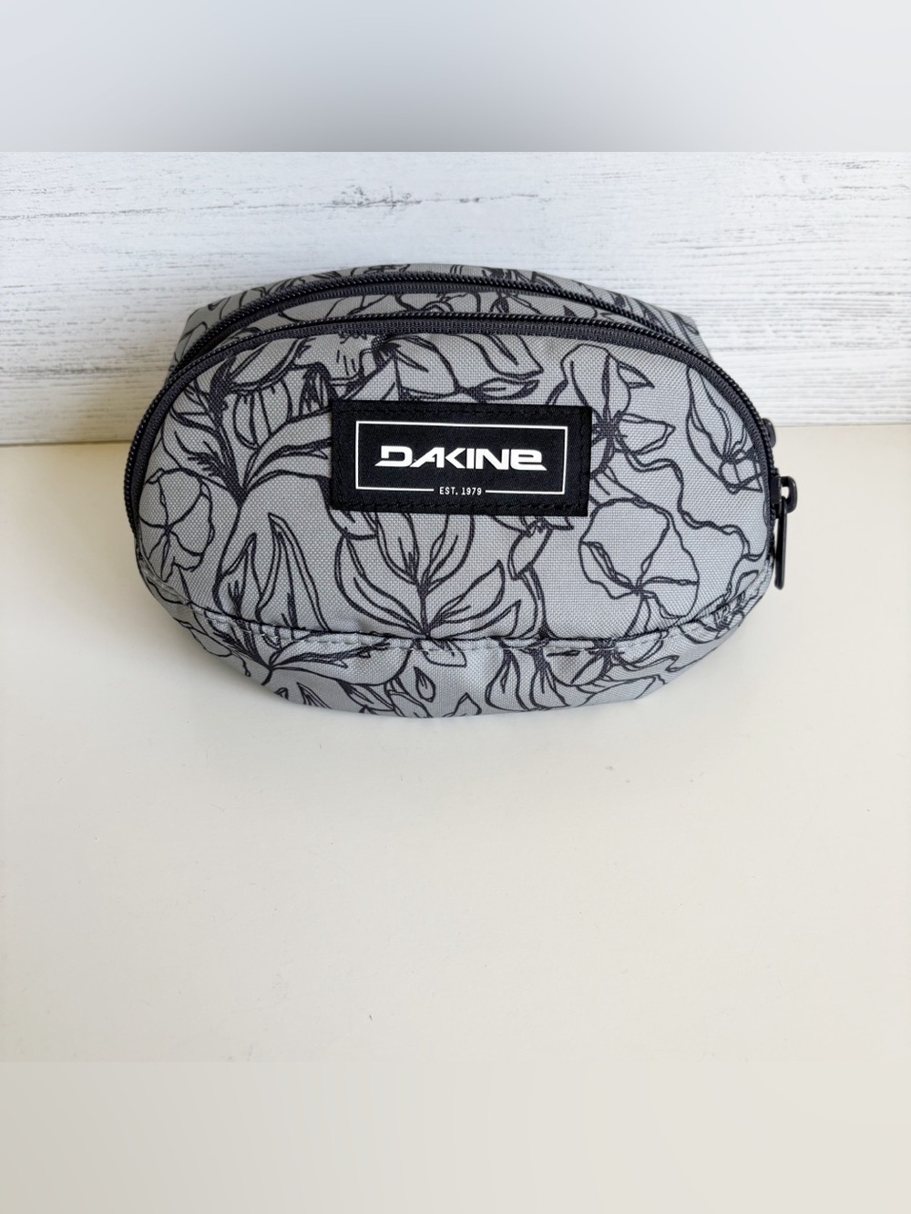 Dakine Belt Bag Fanny Pack Crossbody Grey Line Floral Unisex Double Zip Top